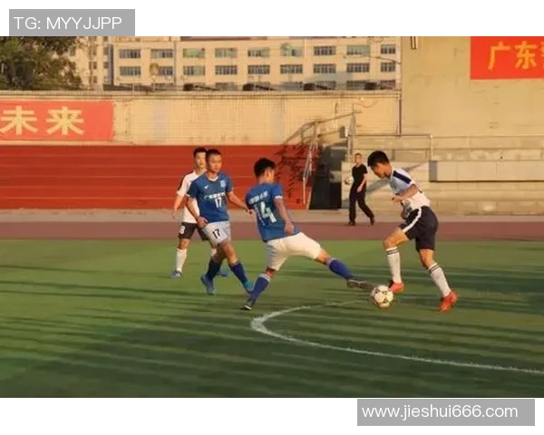 虾聊足球：探讨球场上的激情与友谊，分享精彩瞬间与战术分析